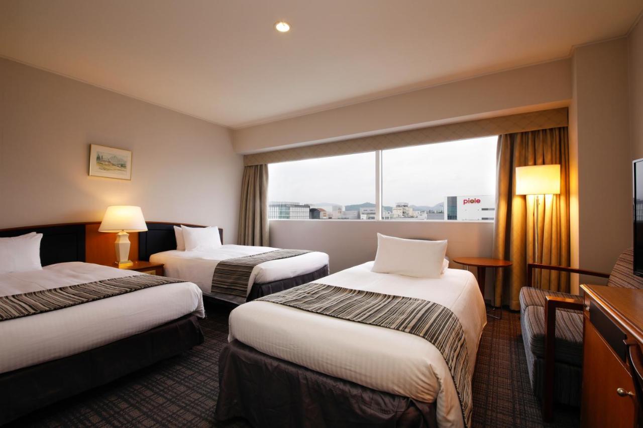Hotel Nikko Himeji Exteriör bild